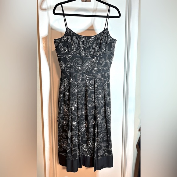 NWOT Ann Taylor Black and White Silk Paisley Midi Dress 12 - Picture 1 of 9